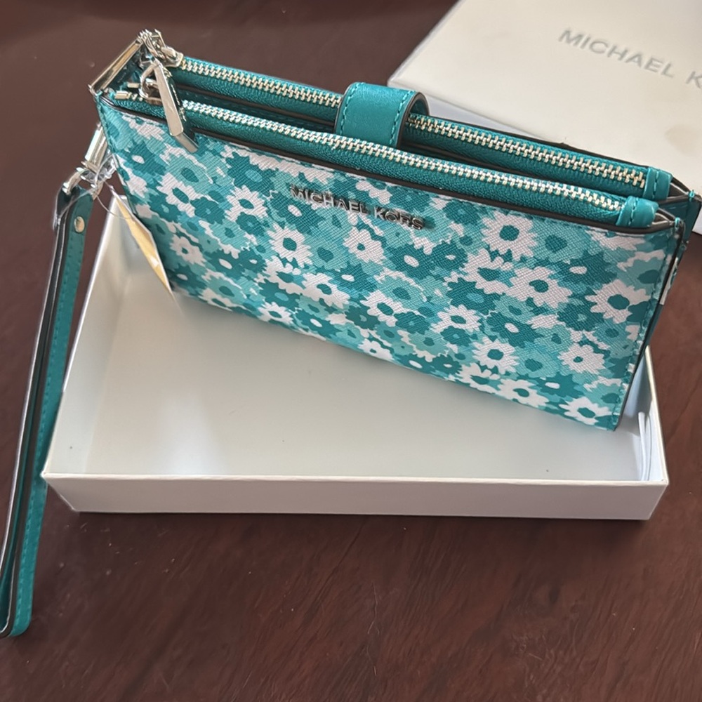 NIB Michael Kors Double Zip Wristlet and Wallet